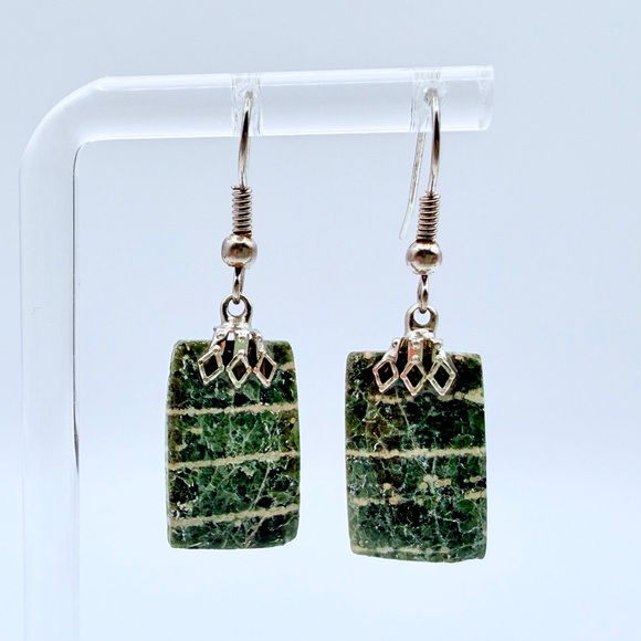 Green Jasper Style Stone Dangle Earrings Silver Tone Boho Rectangle Drop - Picture 2 of 8